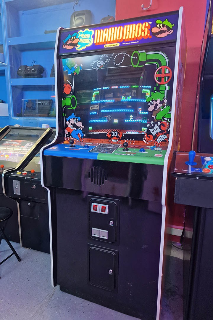 Mario Bros. (1983) Mario Bros. (1983)